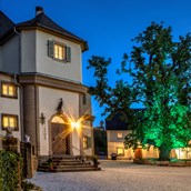 Hochzeitslocation - Schlosshof bei Nacht - Schloss Falkenhaus