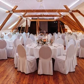 Wedding location - Weindach modern, klassisch und zeitlos für jede Feier ein besonderer Platz - Weingut Jean Buscher