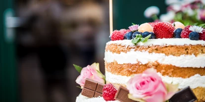 Hochzeit - Geeignet für: Private Feier (Taufe, Erstkommunion,...) - Wadern - Hochzeitstorte Naked Cake aus unserer Hofkonditorei - Hofgut Dösterhof