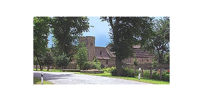 Wedding - barrierefreie Location - Thuringia - Außenansicht Kapelle - Klostergut Mönchpfiffel