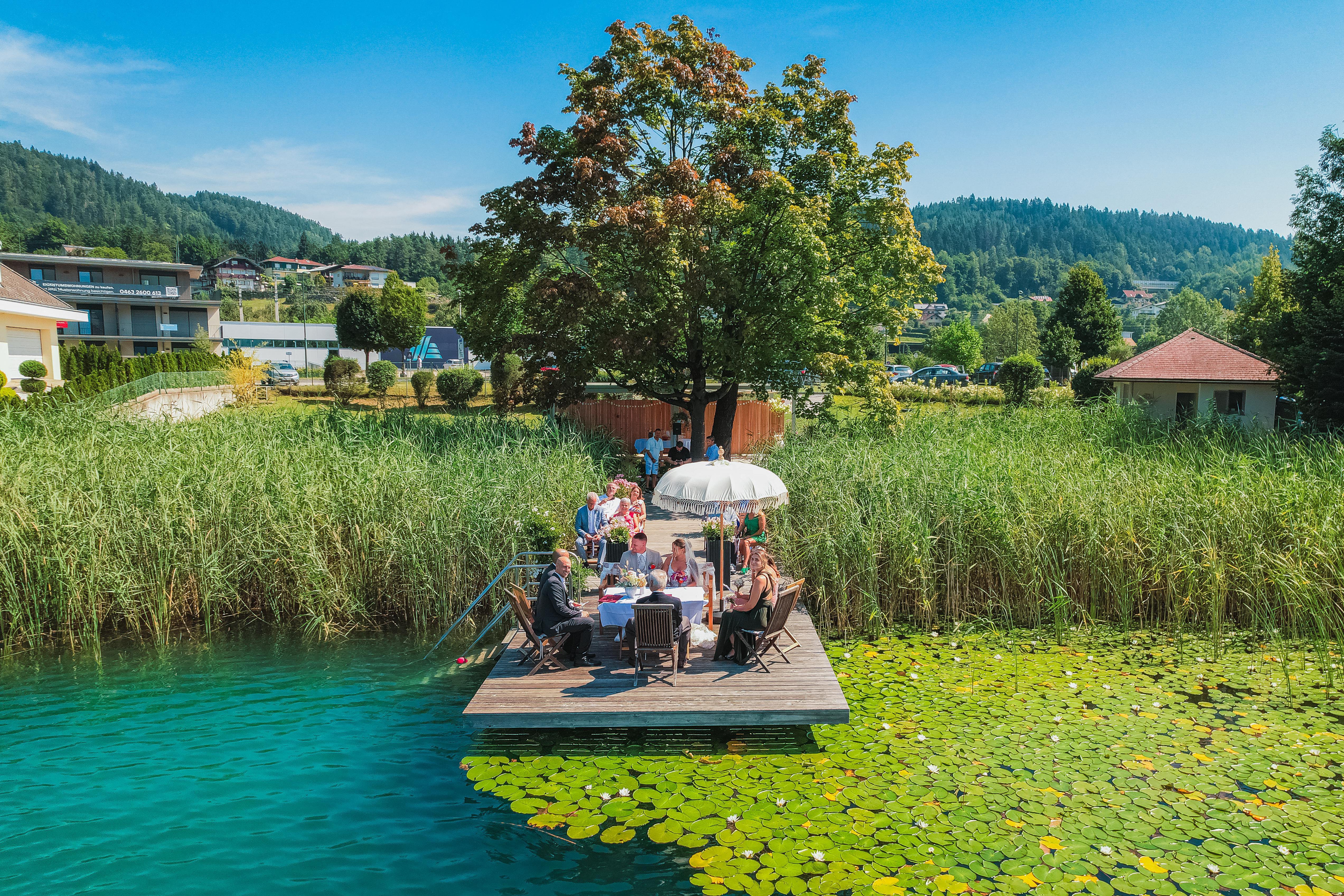 Location per matrimoni - ein 70m2 großer Steg steht exklusiv für euch zur Verfügung. - Heiraten am Seerosensteg