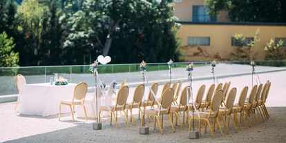 Hochzeit - Geeignet für: Filmproduktionen - St. Veit an der Glan - Eine Trauung im Freien auf Schlosshotel Velden. - Falkensteiner Schlosshotel Velden