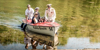 Bruiloft - Hunde erlaubt - Großengersdorf - Mit dem Boot zur Hochzeit.
Foto © weddingreport.at - La Creperie