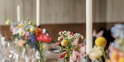 Hochzeit - Art der Location: Restaurant - Blumenschönheit  - Die Deantnerin