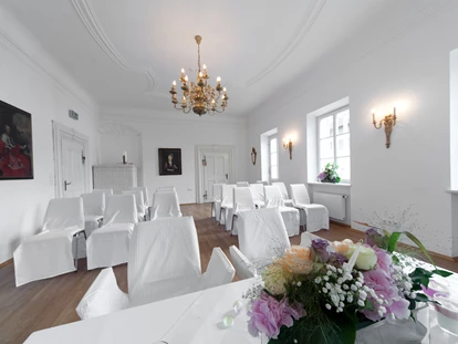 Hochzeit - Preisniveau: günstig - Schönberg (Anthering, Dorfbeuern) - Eine standesamtliche Trauung im Mozarthaus in St. Gilgen. - Mozarthaus St. Gilgen am Wolfgangsee