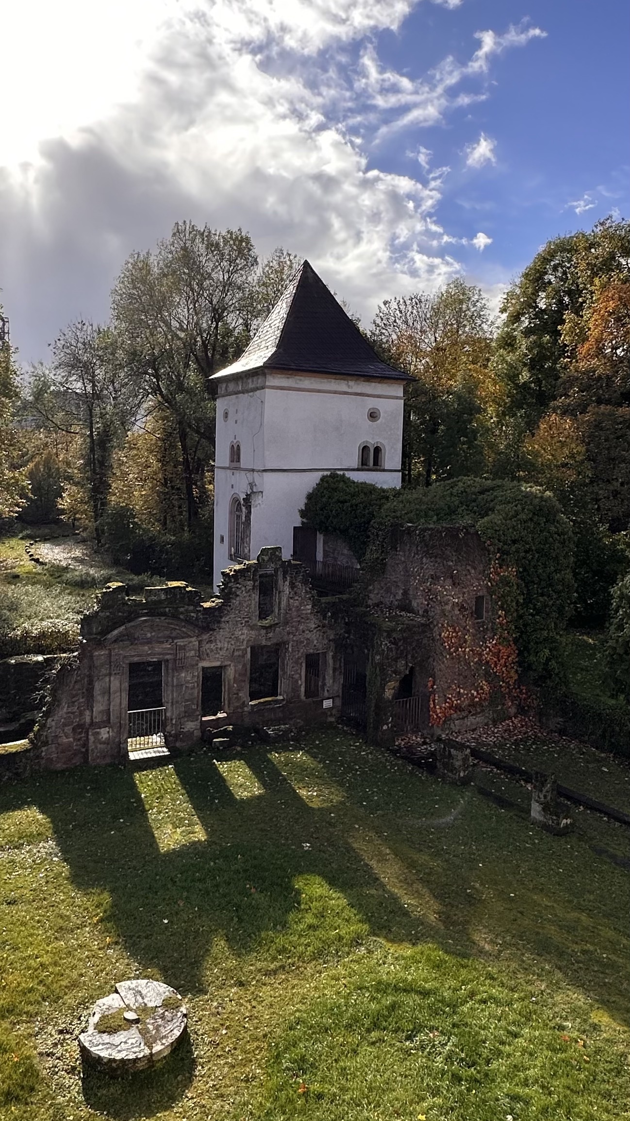 Hochzeitslocation - Burgruine für freie Trauungen am alten Schloss in Dillingen  - altes Schloss Dillingen 