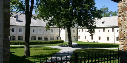 Bruiloft - Trauung im Freien - Nonnenhöfen - Schlosshof - Schloss Ottenschlag