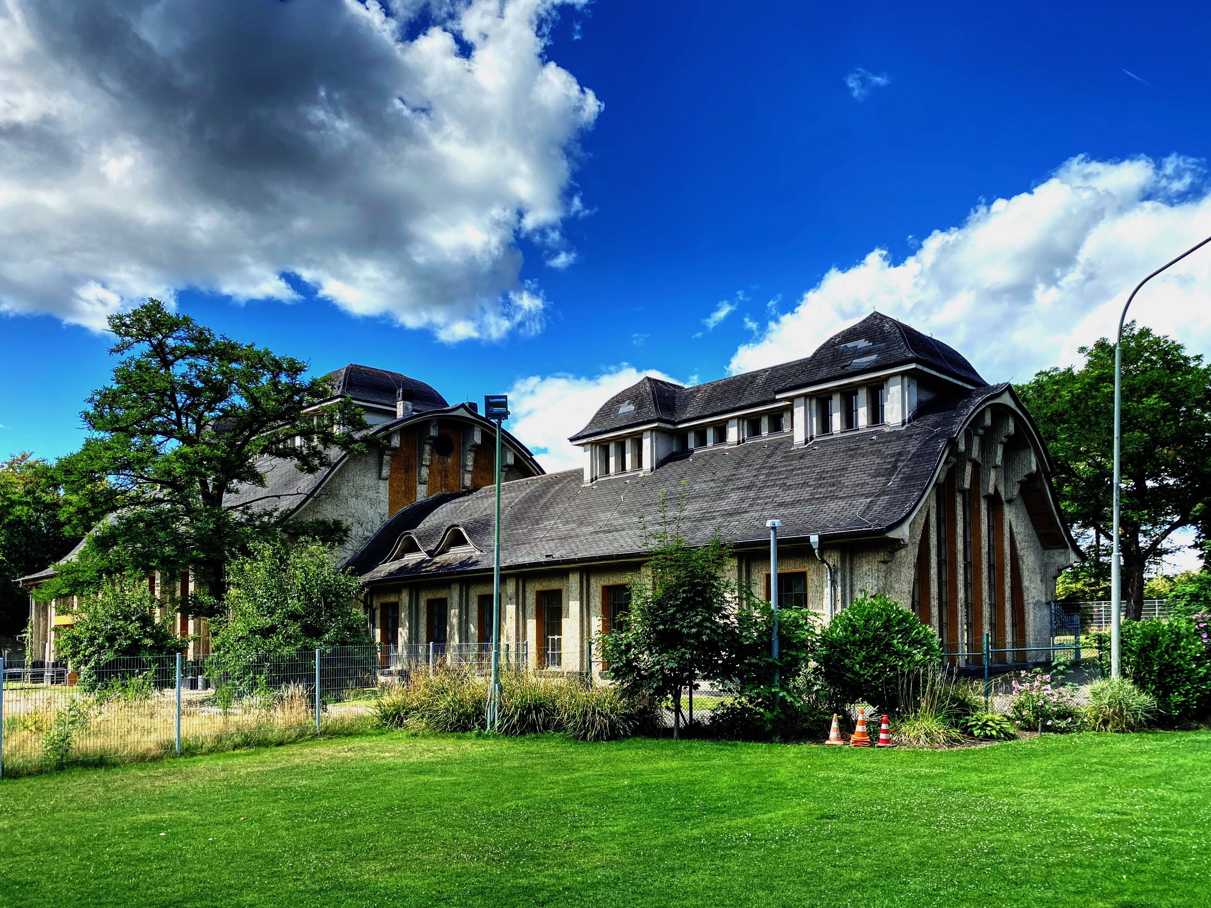 Hochzeit: Hochzeitslocation Krefeld: Das historische Klärwerk bietet eine außergewöhnliche Kulisse für den schönsten Tag im Leben - Historisches Klärwerk