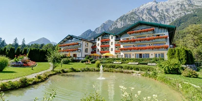 Hochzeit - nächstes Hotel - Reith im Alpbachtal - Berge und Bio-Badeteich - Alpenhotel Speckbacher Hof