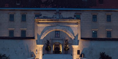 Hochzeit - Trauung im Freien - Langenlois - Feiern Sie Ihre Hochzeit auf Schloss Walpersdorf.
Foto © melanienedelko.com - Schloss Walpersdorf