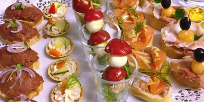 Hochzeit - Candybar: Sweettable - Kärnten - Fingerfood zum Sektempfang auf Schloss Wolfsberg  - Schloss Wolfsberg