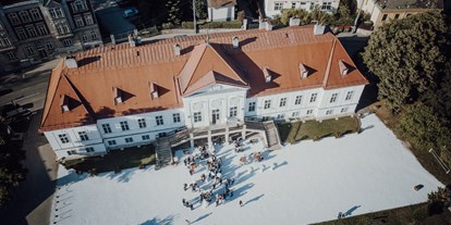 Hochzeit - Umgebung: am Land - PLZ 1190 (Österreich) - SCHLOSS Millcher Aichholz Vogelperspektive (c) Felix Büchele  - Schloss Miller-Aichholz - Europahaus Wien