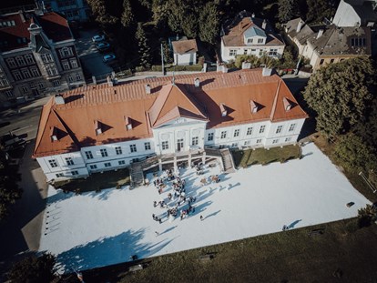 Hochzeit - nächstes Hotel - PLZ 2523 (Österreich) - SCHLOSS Millcher Aichholz Vogelperspektive (c) Felix Büchele  - Schloss Miller-Aichholz - Europahaus Wien
