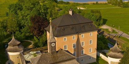 Hochzeit - Trauung im Freien - Oberalm - Schloss Richtung See - Schloss Seeburg