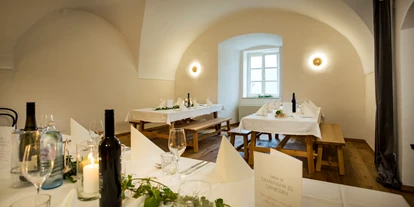 Bruiloft - Hochzeitsessen: Catering - Jenig - 2018 Gewölbestube - gut Platz und Raum für ca. 26 Personen - Schloss Greifenburg