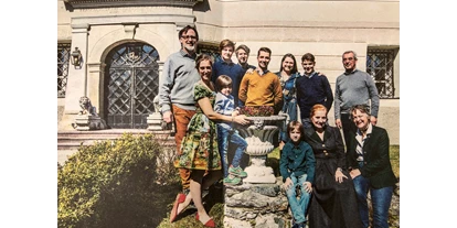Bruiloft - Art der Location: Burg - Jenig - 2018 Das sind WIR. 
Familie und Team. 
Wir kümmern uns gerne persönlich und mit Herz um Ihre Hochzeit ♥️ - Schloss Greifenburg