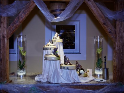 Hochzeit - Geeignet für: Hochzeit - Hausleiten (Sankt Florian) - Hochzeitstorte auf der Steinbar - Eventgasthof Feichthub