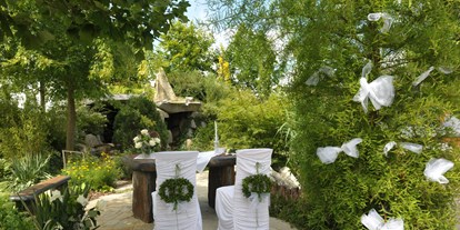 Hochzeit - Umgebung: im Park - Wartberg an der Krems - Zeremonie beim Wasserfall - Eventgasthof Feichthub