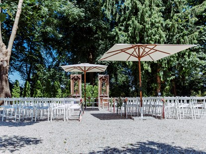 Hochzeit - Umgebung: in Weingärten - Eichberg-Trautenburg - Waldhochzeit - Georgi Schloss und Weingut