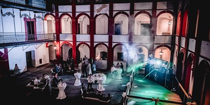 Hochzeit - Geeignet für: Vernissage oder Empfang - Bezirk Bruck-Mürzzuschlag - Schlossinnenhof  - Schloss Pernegg