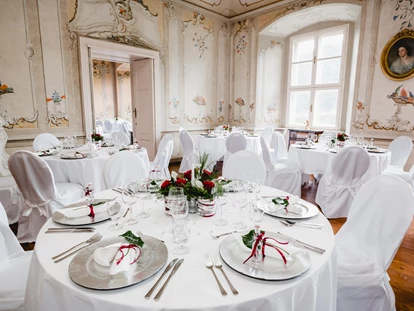 Bruiloft - Hochzeits-Stil: Boho - Höf (Eggersdorf bei Graz) - Pernegger Salon - Schloss Pernegg