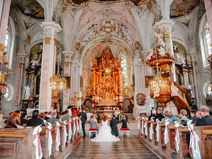 Bruiloft - Hochzeits-Stil: Fine-Art - Bezirk Bruck-Mürzzuschlag - Frauenkirche  - Schloss Pernegg