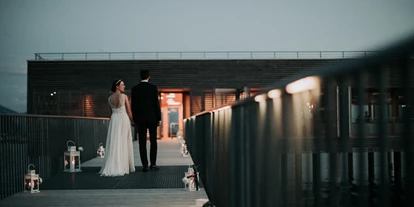 Wedding - Geeignet für: Firmenweihnachtsfeier - Bodensee-Vorarlberg - Über die Brücke ins Eheglück schreiten. - Seehotel am Kaiserstrand