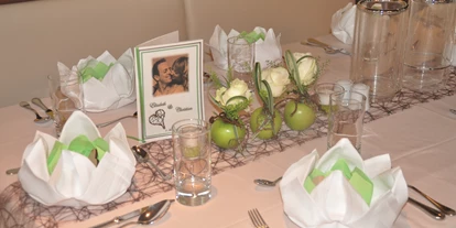 Hochzeit - Trauung im Freien - Löbenau - Die Tischdeko richtet sich ganz nach eurem Geschmack. - Kesselgrubs Ferienwelt