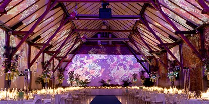 Hochzeit - Geeignet für: Firmenweihnachtsfeier - Graz - Hochzeit in der Fachwerkhalle mit Projektionen © OchoReSotto - Seifenfabrik Veranstaltungszentrum