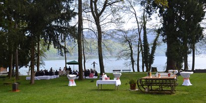 Hochzeit - Umgebung: im Park - Raschbach (Neukirchen an der Vöckla) - Trauung direkt am See - Das Grafengut