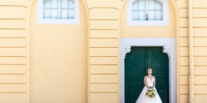 Hochzeit - Göttlesbrunn - Das Schloss Esterházy in Eisenstadt bieten zahlreiche Spots für unvergessliche Hochzeitsfotos. - Schloss Esterházy