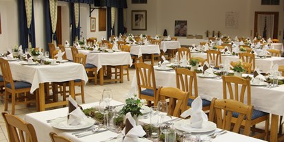 Hochzeit - Art der Location: Restaurant - Goßam - Saal König mit Einzeltischen - Wildkräuterhotel Steinschalerhof