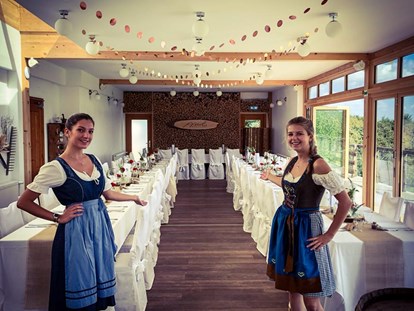 Hochzeit - Donauraum - Der große Festsaal des Mirli fast 100 Hochzeitsgäste. - Mirli