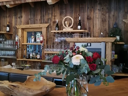 Hochzeit - Hochzeitsessen: Catering - Weißenberg (Ansfelden) - unsere Bar befindet sich im Hautpsaal - Rieglergut