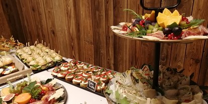 Hochzeit - Umgebung: in den Bergen - kulinarische Köstlichkeiten von unseren Caterern - Rieglergut
