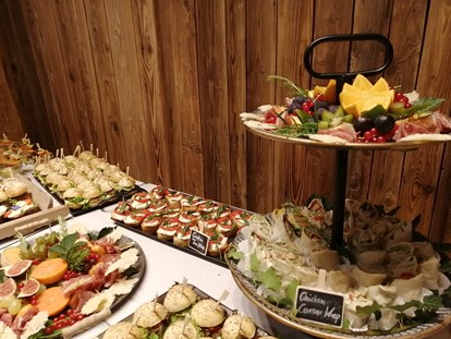 Hochzeit - Umgebung: in den Bergen - kulinarische Köstlichkeiten von unseren Caterern - Rieglergut