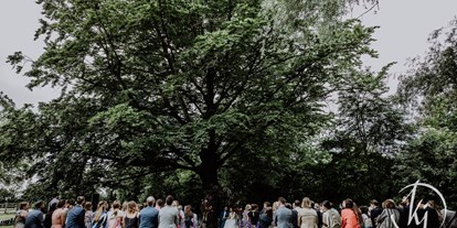 Hochzeit - Garten - Nordrhein-Westfalen - Eine Hochzeit im Freien auf Gut Hohenholz. - Gut Hohenholz