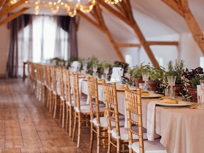 Hochzeit - Hochzeits-Stil: Boho-Glam - Böbing - Deko Haus Ammerhof für das Hochzeitsdinner - CP Location - Gut Ammerhof