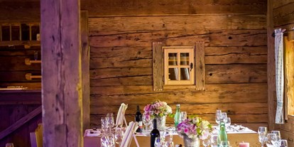 Hochzeit - Hochzeits-Stil: Vintage - Hallein - Rustikale Optik trifft auf gehobenen Service und vielfältige Kulinarik durch nationale und internationale Caterer. - Laimeralm