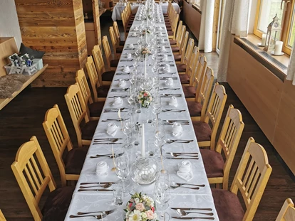 Hochzeit - Hochzeitsessen: 5-Gänge Hochzeitsmenü - Reith im Alpbachtal - Panoramasaal mit Tafel für bis zu 44 Personen - Berghotel Gerlosstein