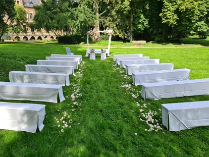 Hochzeit - Hochzeitsessen: 3-Gänge Hochzeitsmenü - Rommerskirchen - freie Trauung im Schlosspark mit Blick auf die Hauptburg - Brasserie Schloss Paffendorf