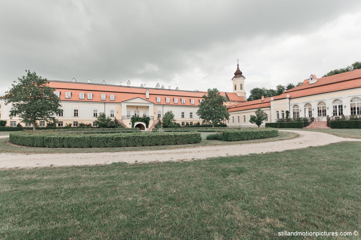 Hochzeitslocation - Hotel CHÂTEAU BÉLA - eine ganz besondere Hochzeitslocation in der Slowakei.
Foto © stillandmotionpictures.com - Hotel CHÂTEAU BÉLA