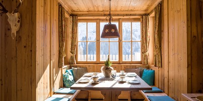 Hochzeit - Art der Location: Restaurant - Tirol - Moderne Stube - Berg'k'hof Kaisertal - Alpine Hideaway