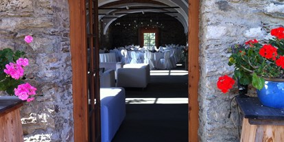 Hochzeit - Hochzeits-Stil: Boho-Glam - Faak am See - Lillis Feststadl