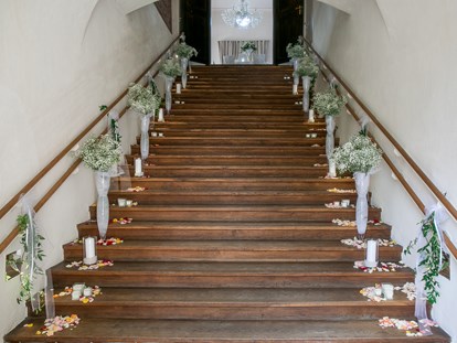 Hochzeit - Hochzeitsessen: 5-Gänge Hochzeitsmenü - Göriach (Magdalensberg) - Der Stiegenaufgang  - Schloss Maria Loretto am Wörthersee