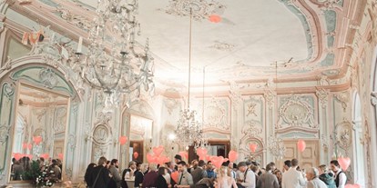 Hochzeit - Roßberg - Heiraten im Schloss Český Krumlov in der Slowakei. Das Schloss bietet eine Vielzahl unterschiedlicher Räume für die perfekte Hochzeit.
Foto © stillandmotionpictures.com - Schloss Krumlov