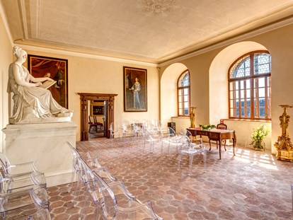Hochzeit - Das Leopoldinenzimmer der Burg Forchtenstein ist vom April bis Oktober buchbar. Es bietet Platz für ca. 40 Sitzplätze und 20 Stehplätze. - Burg Forchtenstein