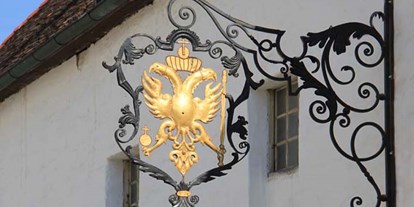 Hochzeit - Edramsberg - Doppel-Adler am historischen Brauhaus - Landschloss Parz
