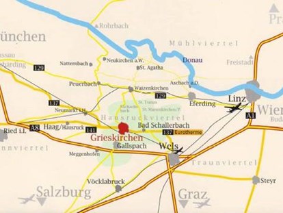 Hochzeit - Gunskirchen - Landschloss Parz ist durch seine zentrale Lage in der Nähe von Grieskirchen ideal erreichbar. Das Schloss selbst liegt ruhig inmitten von gepflegten Gärten und Parks.
 - Landschloss Parz