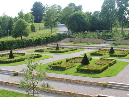 Hochzeit - Geeignet für: Seminare und Meetings - Raad (Diersbach, Münzkirchen) - Blick in den formal gestalteten Renaissance-Garten - Landschloss Parz